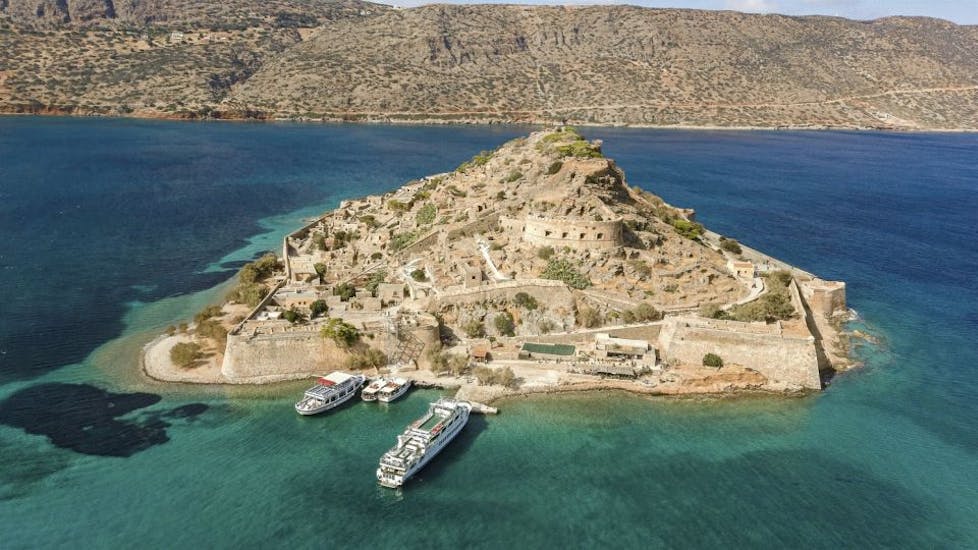 Boots Tour zu Insel von Spinalonga, Elounda, Agios Nikolaos & Plaka Tour.