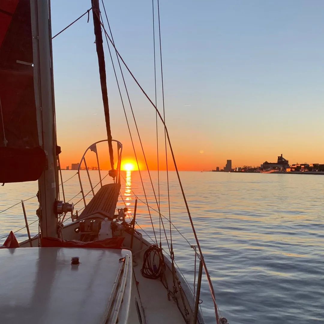 Sunset Sailing Trip on the Tagus with Apéritif from Furanai Sailboat Tours Lisbon.