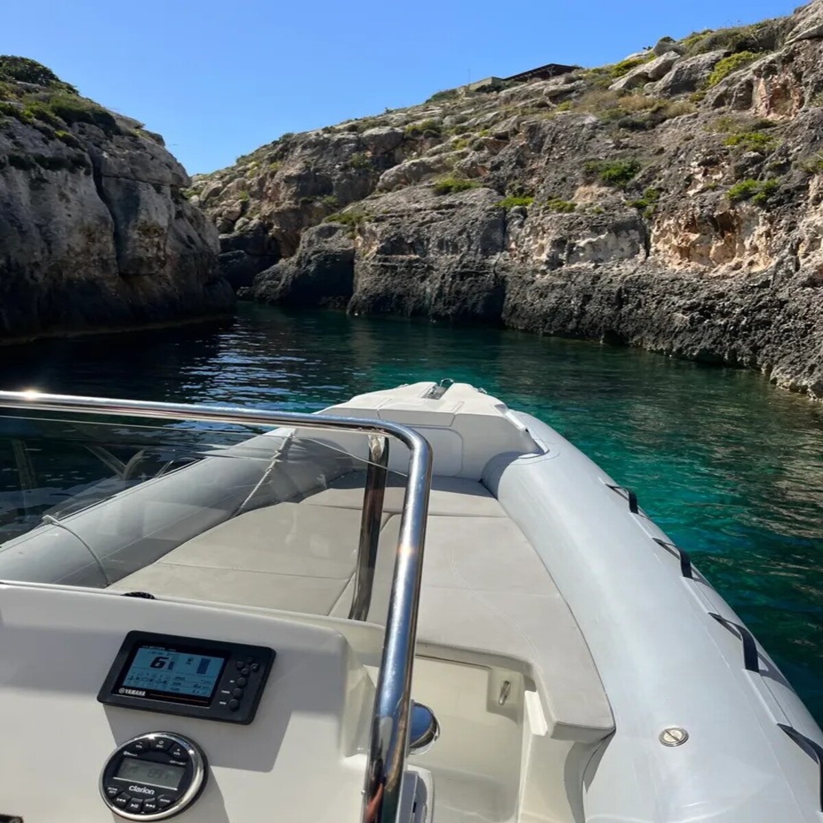 Privé boottocht van Sliema naar Santa Maria Caves  & zwemmen met A1 Boat Charters Malta.