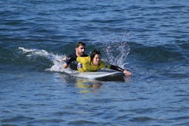 Privé surflessen in Ponta Delgada vanaf 10 jaar voor alle niveaus met Azores Surf Club - Watergliders.
