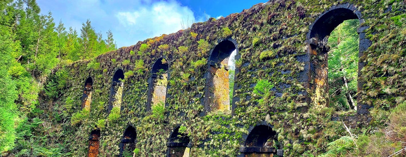 The Wall of Nine Windows, which you drive by while doing the E-Bike Self Guided Tour in Sete Cidades - Itinerary 4.
