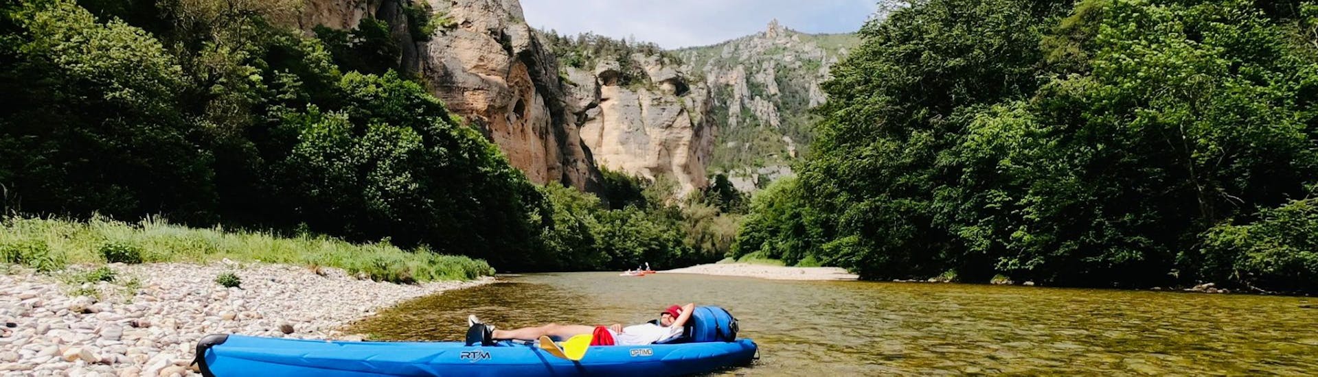 Kayak y piragua para expertos en Castelbouc - Tarn River.