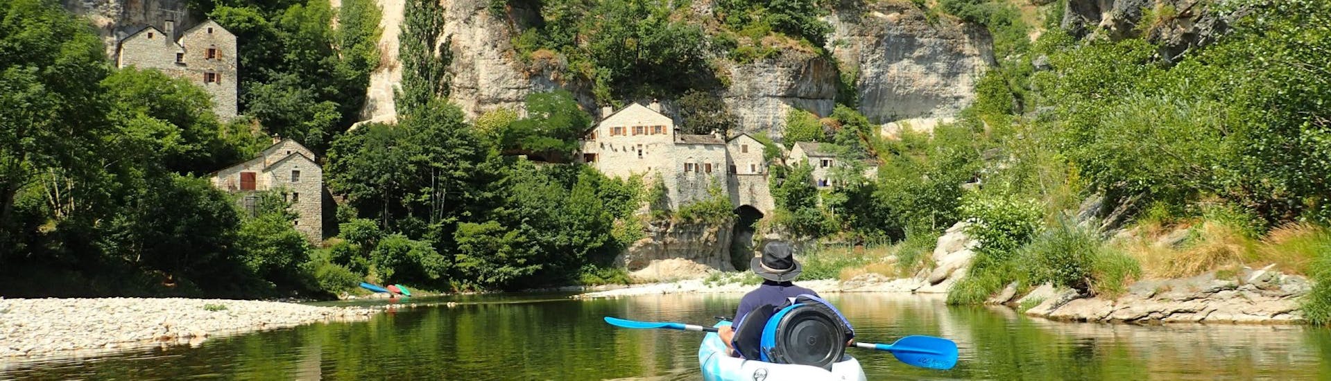 Canoes and kayaks on water during the Lo Canoë's 2 Day Kayak & Canoe Hire from Castelbouc to Baumes Basses - 29km.