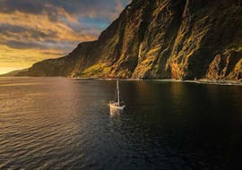Sunset Sail Tour to the Bay of Camar de Labos with Dolphin watching from Gaviao Madeira.
