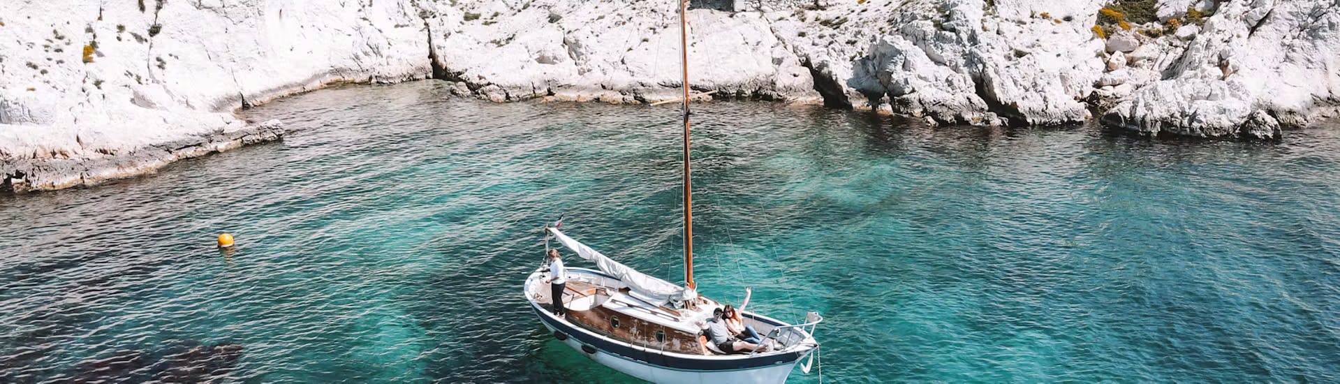 Balade privée en bateau autour de Marseille avec Capitaine Coco Marseille.