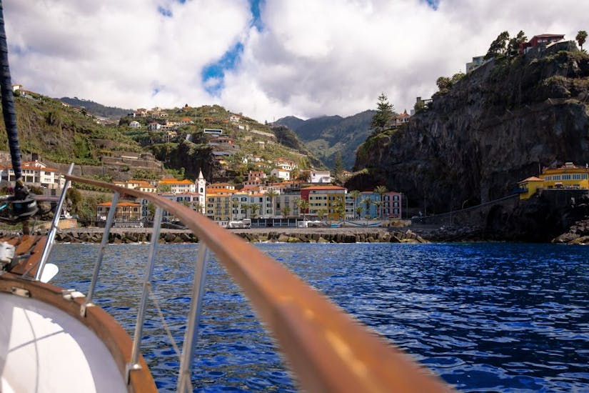 Full-Day Private Sail Boat Trip, with the boats of Gaviao Madeira, to the Bay of Ribeira Brava from Funchal.