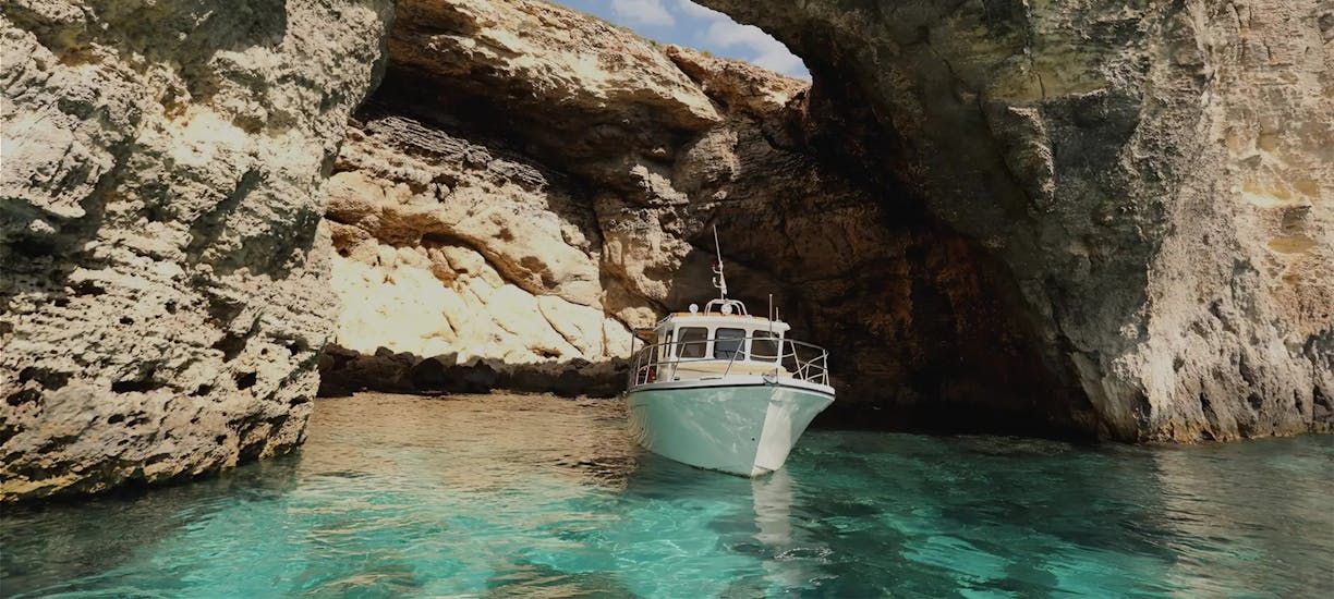 Gita privata in barca da Mgarr (Gozo) a Crystal Lagoon Comino.