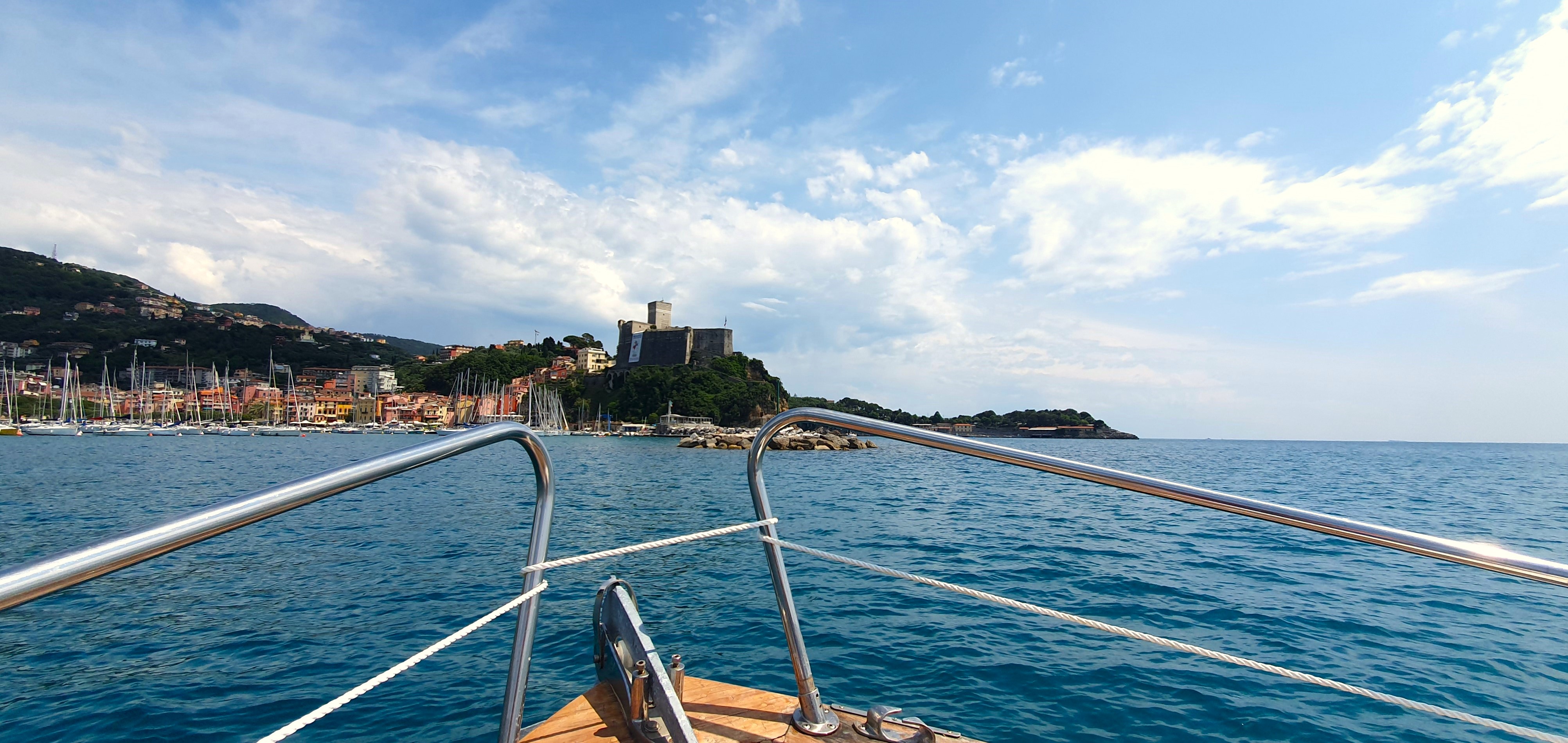 Boat Trip along the Gulf of Poets with Swimming Stop from Venere Boat Tour Cinque Terre.