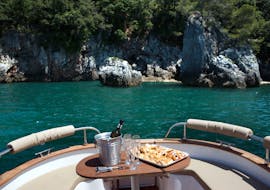 Gita in barca a Porto Venere e alla Grotta di Lord Byron con aperitivo con Venere Boat Tour Cinque Terre.