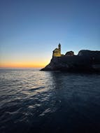 Giro in barca lungo il Golfo dei Poeti al tramonto con aperitivo con Venere Boat Tour Cinque Terre.
