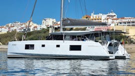 Balade privée en catamaran Lagos - Ponta da Piedade avec Baignade & Visites touristiques avec The Ocean Week Portugal.