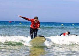 Lezioni di surf da 8 anni per tutti i livelli con Blue Xperiences Algarve.
