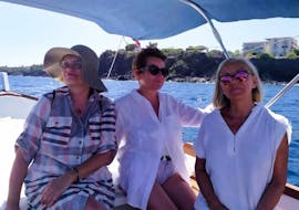 Paseo en barco de Aci Trezza a Cyclops Islands  & baño en el mar con Arturo Carelli Travel.