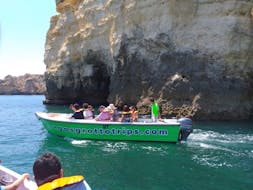 Bootstour entlang der Küste von Ponta da Piedade ab Lagos Marina mit Lagos Grotto Trips.