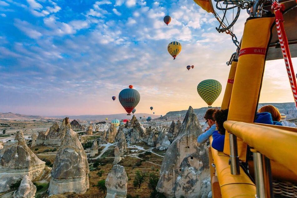 Volo in mongolfiera a Nevşehir - Fairy Chimneys con Skyway Travel Cappadocia.