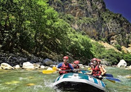 Rafting auf dem Fluss Arachthos ab der Brücke von Charokopi mit Alpinezone Epirus.