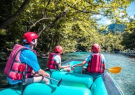 Rafting auf dem Fluss Voidomatis im Nationalpark Vikos-Aoos mit Alpinezone Epirus.