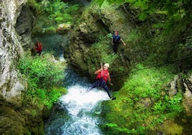 Canyoning in the Nefeli Canyon along Voidomatis River mit Alpinezone Epirus.