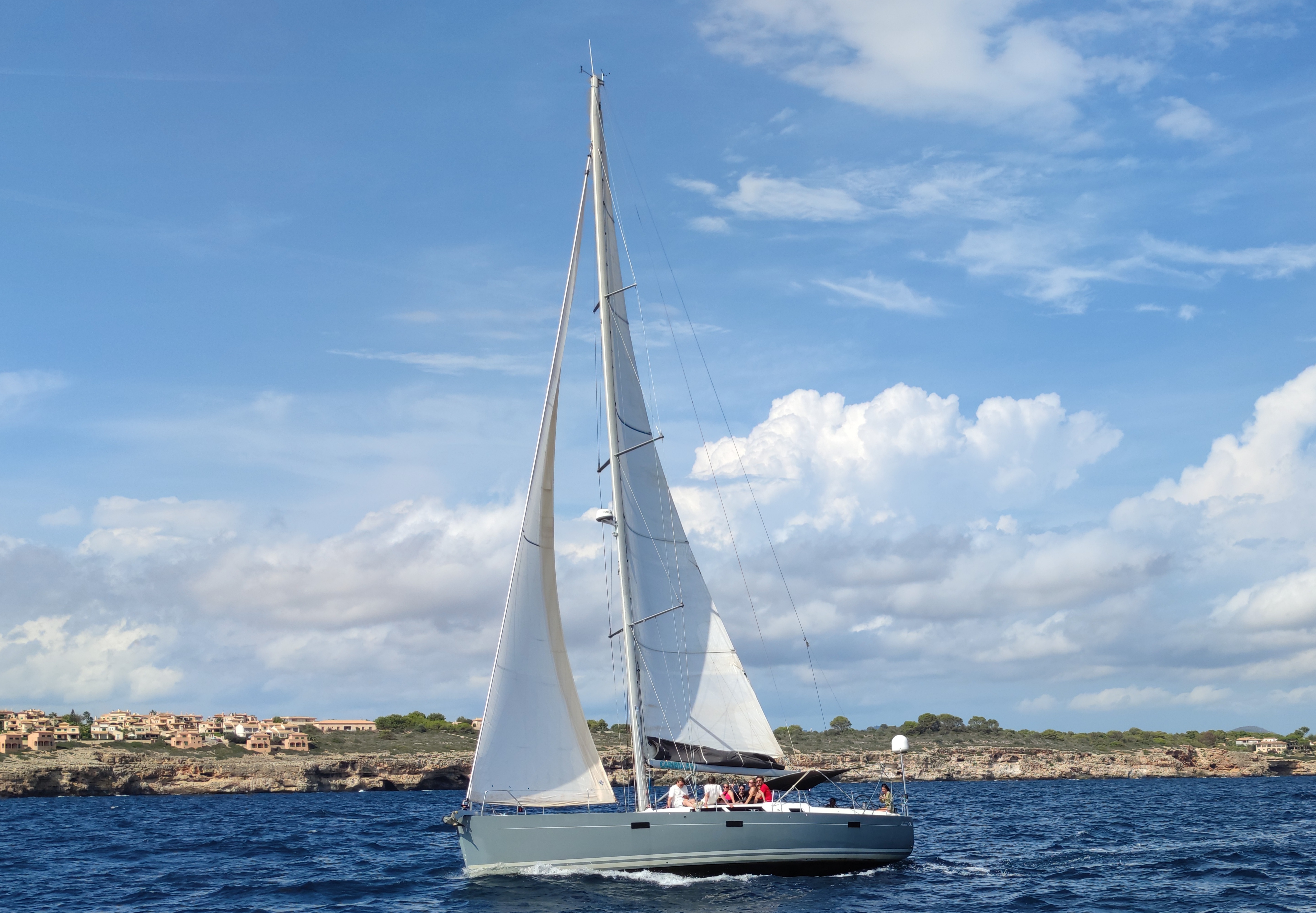Sailboat Trip from Portocolom to the East Coast with Tapas & Drinks from Caribia Sailing Alcúdia.