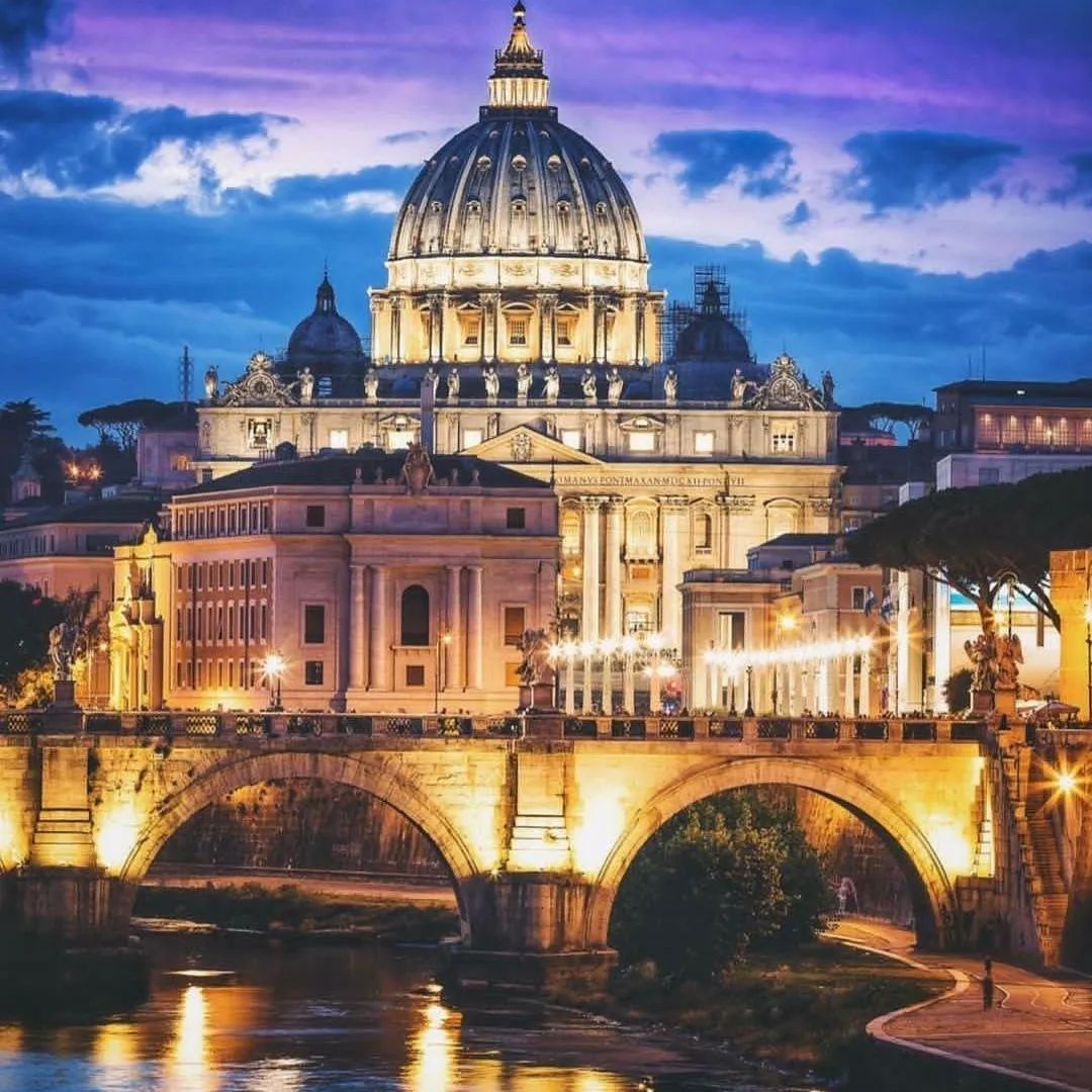 Tour panoramico di Roma in battello con The Voyager Rome Boat.