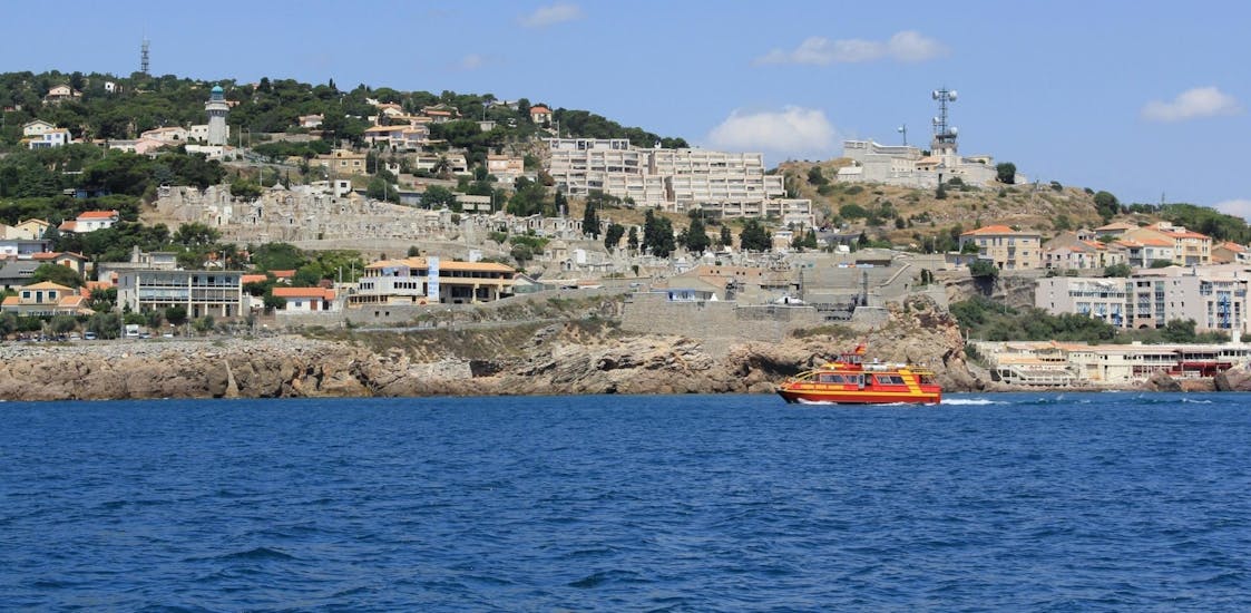 Catamaran à fond de verre de Sète Croisières durant la Balade en catamaran à fond de verre depuis Sète.