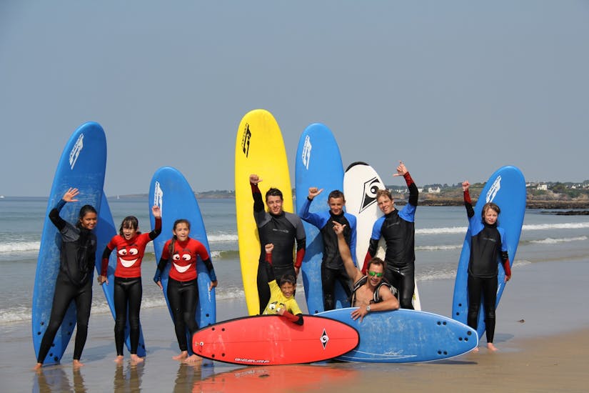 Surflessen in Guidel vanaf 5 jaar voor alle niveaus.