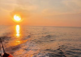 The sun is setting while doing a Sunset Boat Trip from Fažana to the Seagulf Caves with Dolphin Watching from Rea Excursion Fažana.