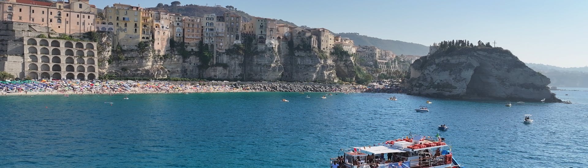 Boottocht van Tropea naar Costa degli Dei  & zwemmen.