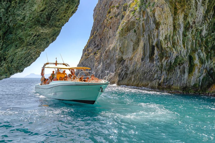Paseo en barco a la playa de Formentor y Cueva Azul desde Alcúdia con esnórquel con My Sea Experience Alcúdia.