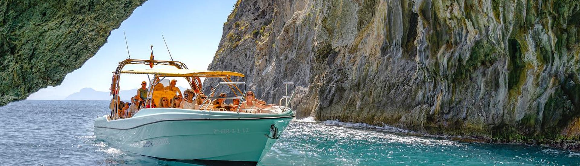 Paseo en barco a la playa de Formentor y Cueva Azul desde Alcúdia con esnórquel con My Sea Experience Alcúdia.