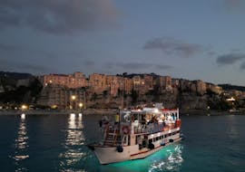 Giro in barca al tramonto da Tropea lungo la Costa degli Dei con aperitivo con See Tropea.