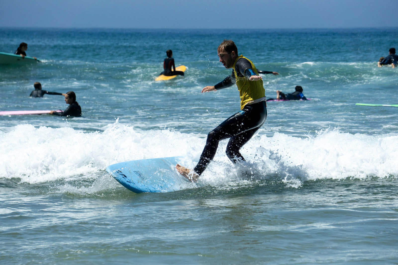 Curso de Surf en Lagos a partir de 12 años para todos los niveles.