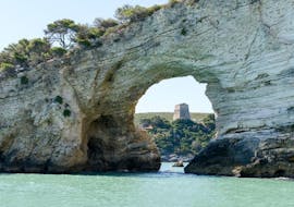 Giro in barca da Vieste alle grotte marine del Gargano con aperitivo con Gargano Viaggi Vieste.