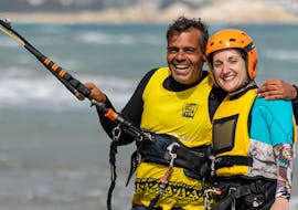 Lezioni di kitesurf da 12 anni con Kahuna Surfhouse Larnaca.