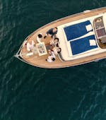 Gita in barca privata del Lago di Como con aperitivo e pranzo opzionale con Lake Como Boats.