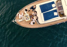 Gita in barca privata del Lago di Como con aperitivo e pranzo opzionale con Lake Como Boats.
