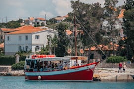 Bootstour zum Schiffwrack und der Blauen Lagune ab Trogir mit Eos Travel Agency Trogir.