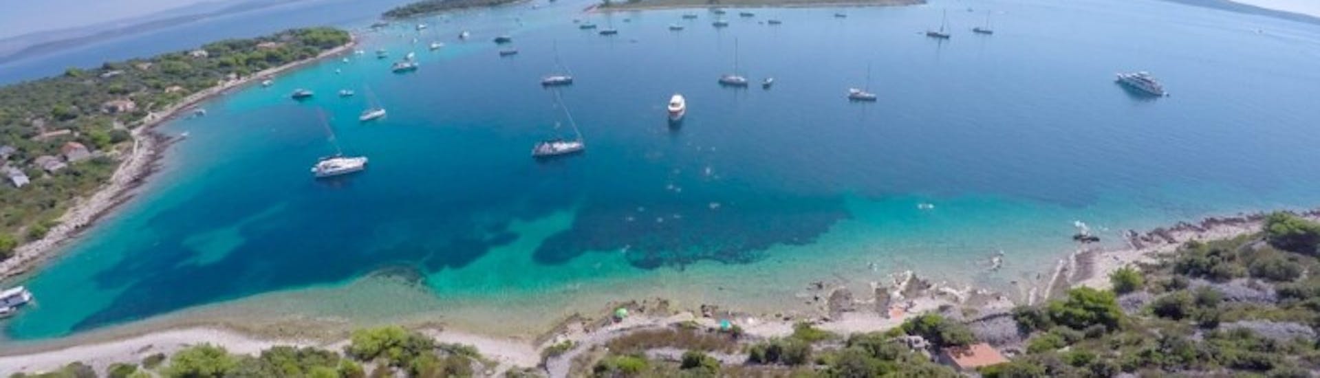 Bootstour zum Schiffwrack und der Blauen Lagune ab Trogir.