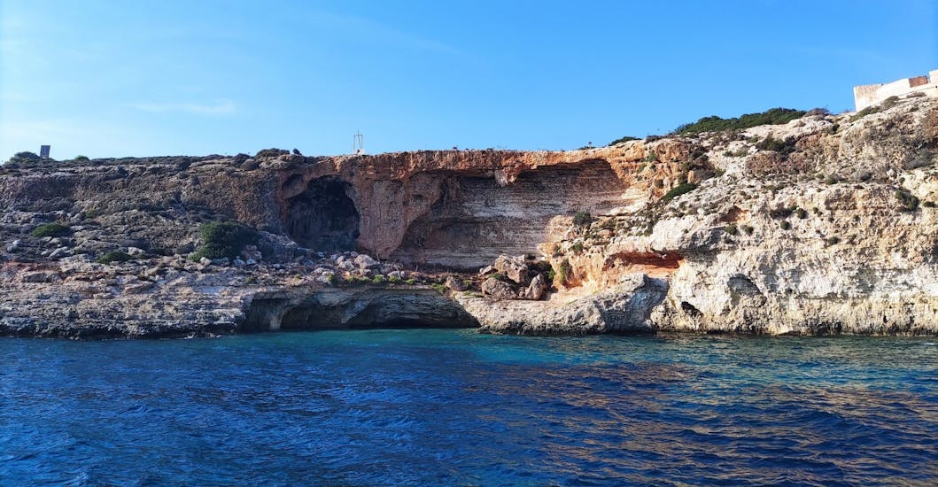 Cliffs that you can see during the Boat Trip in Comino with Swimming.
