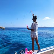 Gita privata in barca a Crystal Lagoon Comino con Mitzi Tours Malta.