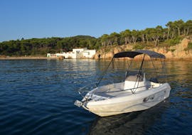 Location de bateau à Palamós (jusqu'à 5 pers.) - Cala S'Alguer, El Golfet & Calella de Palafrugell avec Palamós Boats.