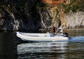 Location de bateau à Castellammare del Golfo (jusqu'à 8 pers.) - Riserva naturale dello Zingaro, San Vito Lo Capo & Faraglioni di Scopello avec Scia Noleggio Castellamare del Golfo.