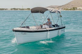The Silver 495 model during a Boat Rental in Alcúdia without License (up to 4 people) from Quest Heroes Alcúdia.
