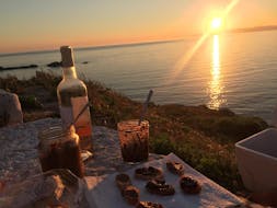 A picture of an aperitif during a Sunset Boat Trip to Grand Rouveau Island with Apéritif from Sanary Aventure Marine.