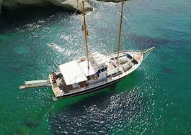 Gita in barca privata lungo le Cicladi con barbecue con Jason Daily Cruises.