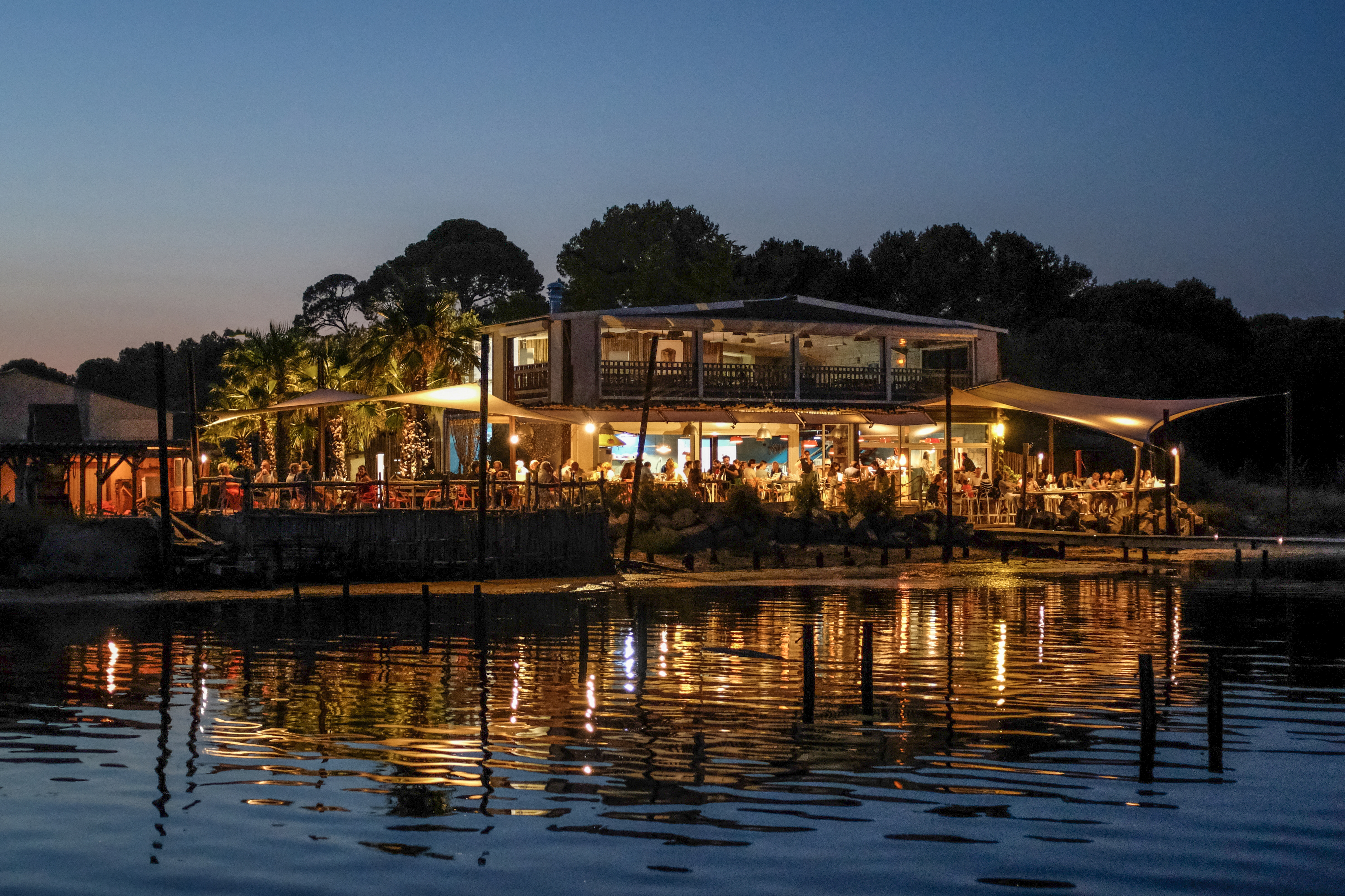 The St Barth restaurant which is a stop during a private boat trip from l'Étoile de Thau IV Occitanie.