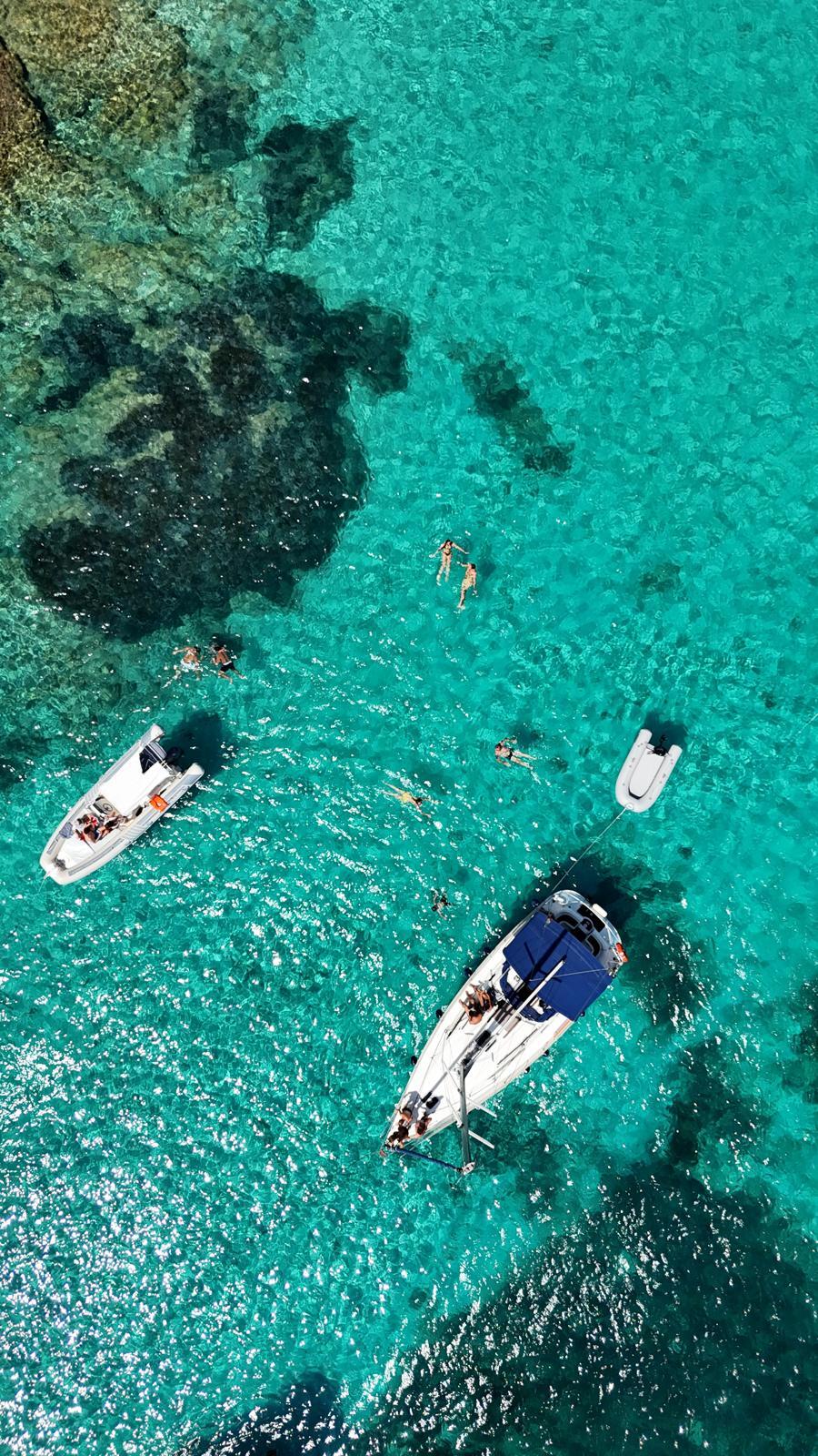 Paseo en velero de Palau a Isla Budelli - Playa Rosa  & baño en el mar con Vale Boat TravelExperiences La Maddalena.