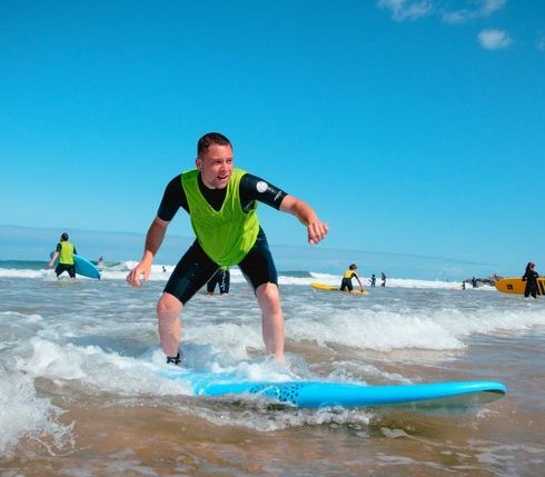 Surflessen in Capbreton vanaf 5 jaar voor alle niveaus met Cactus Surf Capbreton.