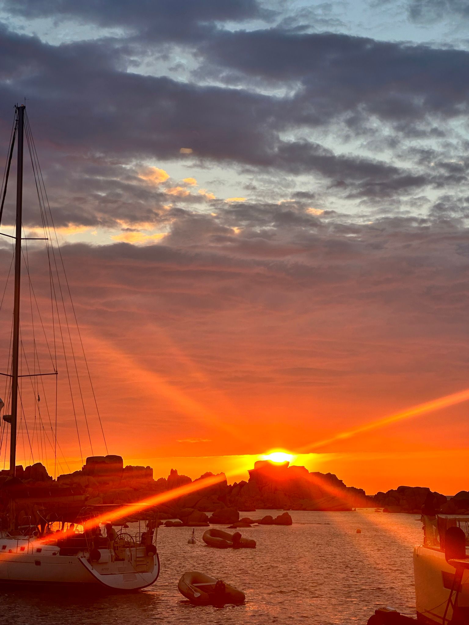 Katamarantour bei Sonnenuntergang von Bonifacio mit Aperitif.