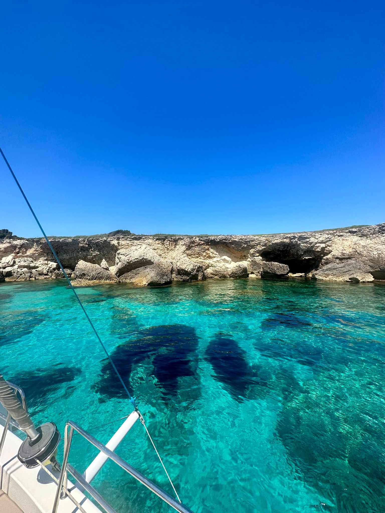 Balade en catamaran aux îles Lavezzi au départ de Bonifacio avec déjeuner.